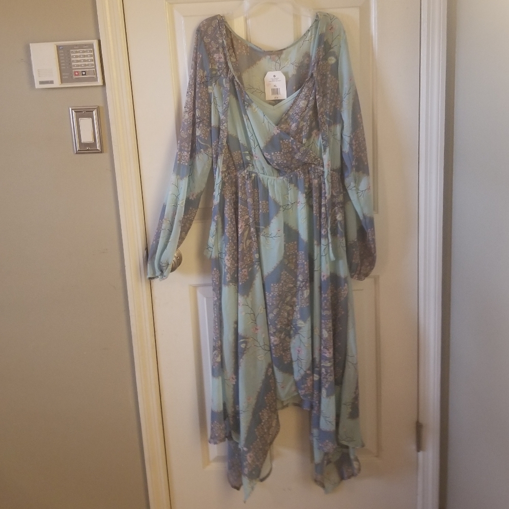 Dressy dress. Mint green. Very cute.